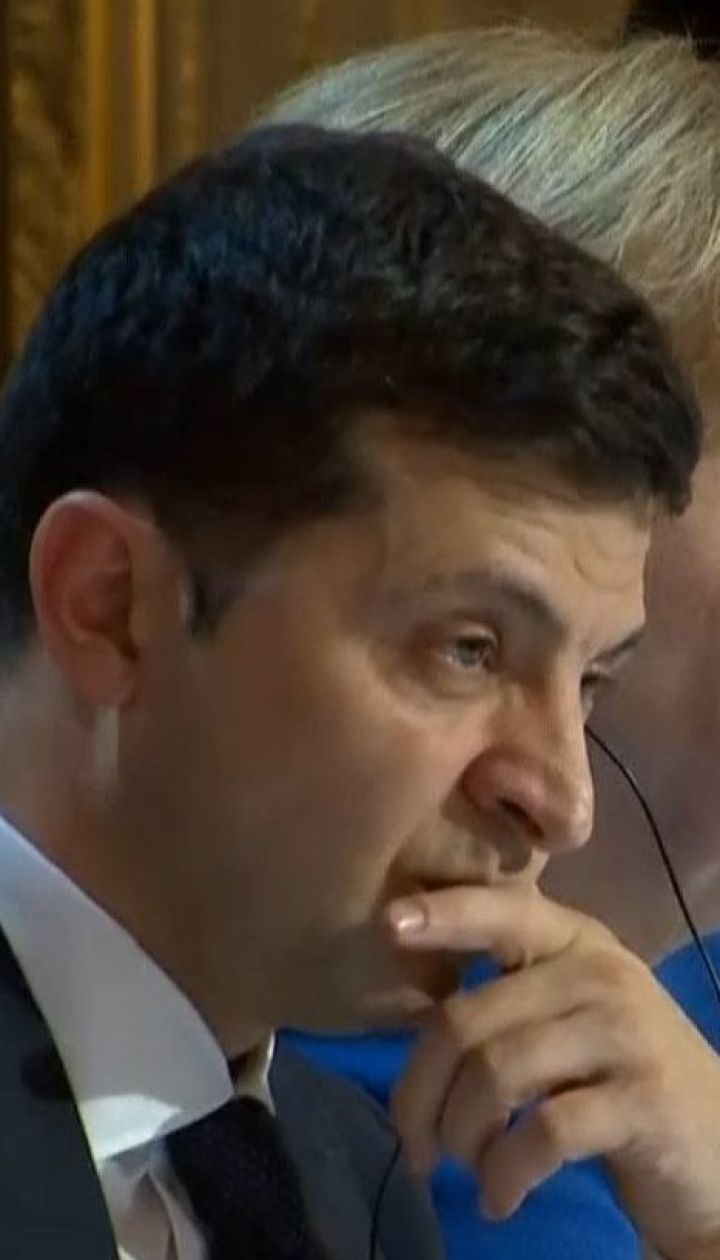 Кто волновался, а кто нарушил этикет: физиономисты и психологи о "нормандской встрече"