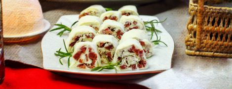 Рулетики со сливочным сыром и вяленым мясом