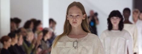 Смирительные рубашки и хлысты: коллекция Gucci сезона весна-лето 2020