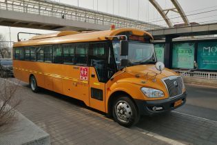 В США школьник переборщил с дезодорантом и спровоцировал эвакуацию автобуса