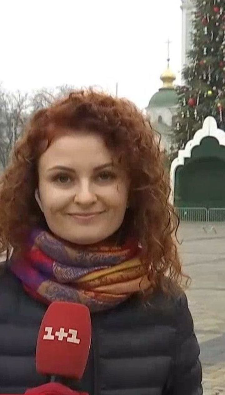 Тисяча прикрас та 5 кілометрів гірлянд: новорічна ялинка Києва майже готова до відкриття