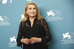 Катрин Денев выписали из больницы после переносенного инсульта