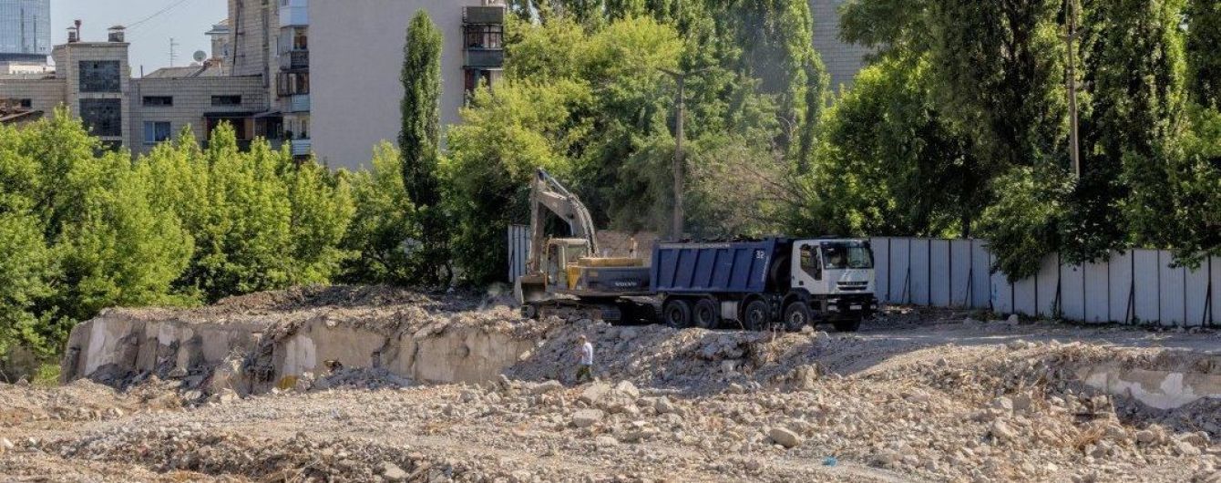 Зеленский пообещал, что все объекты скандального "УкрБуда" достроят