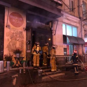 В Киеве на Печерске загорелся ресторан