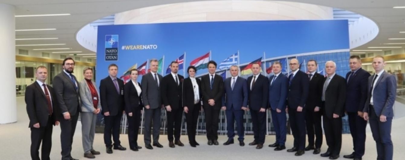 Украина и НАТО обновили дорожную карту по оборонно-техническому сотрудничеству