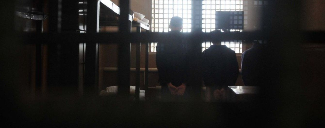 У Дрогобицькій виправній колонії засуджений за вбивство в'язень влаштував різанину