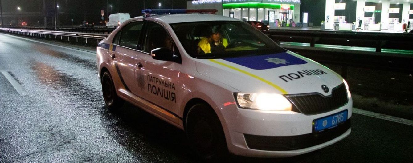 Возле метро "Харьковская" в Киеве автомобиль насмерть сбил пешехода