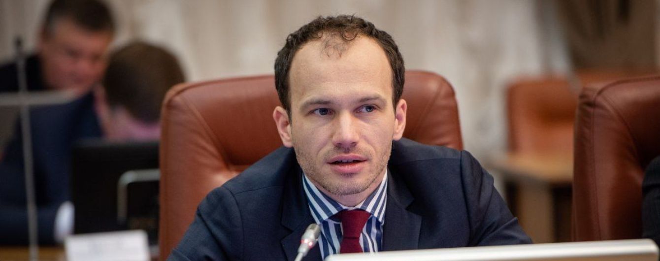 "І де гроші?" Малюська поскаржився, що після "викриття" високих зарплат міністрів мав скандал із дружиною