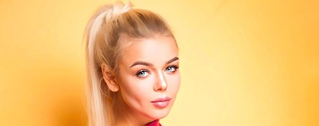 Алина Гросу показала маму, на которую похожа как две капли