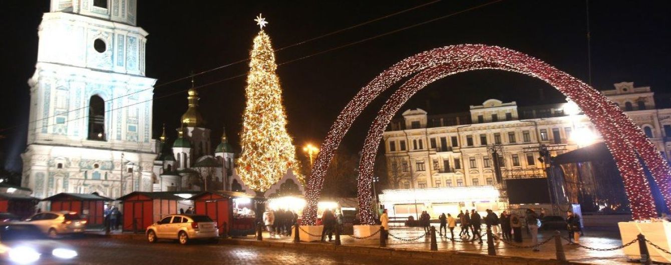 В Киеве в период новогодне-рождественских праздников изменят маршруты движения общественного транспорта