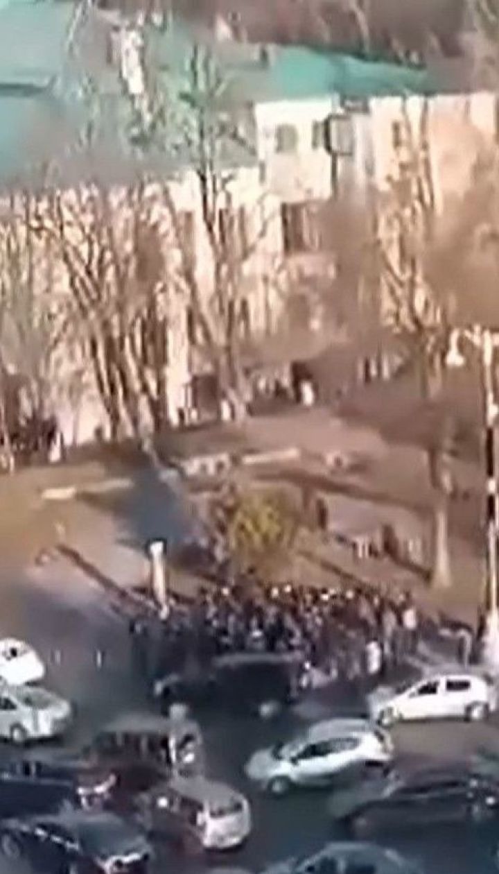 Четверо копів постраждали під час масової бійки у центрі Києва