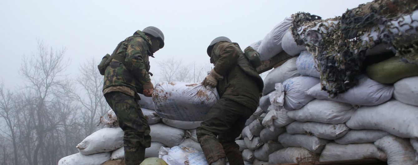 На Донбасі окупанти влучили протитанковою ракетою у вантажівку: загинув український військовий