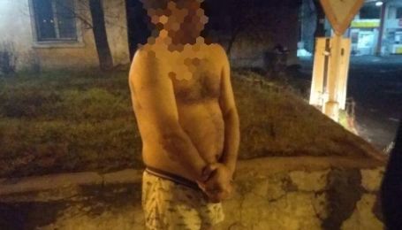 В Днепре мужчина после новогоднего корпоратива возвращался домой в одних трусах