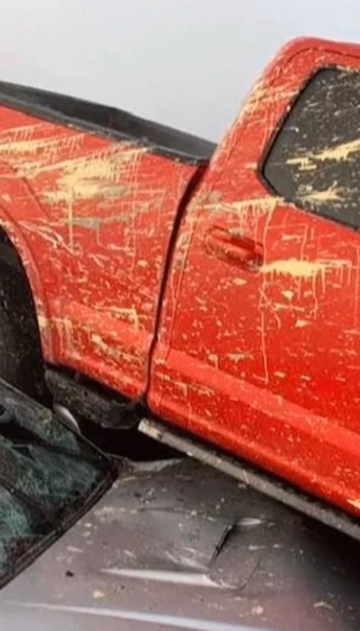 Через туман і слизьку дорогу у США зіткнулися одразу 63 автівки