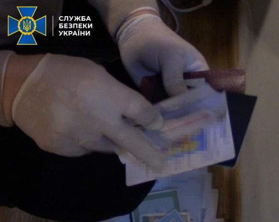 СБУ викрила зловмисників, які продавали іноземцям документи для отримання європейського громадянства