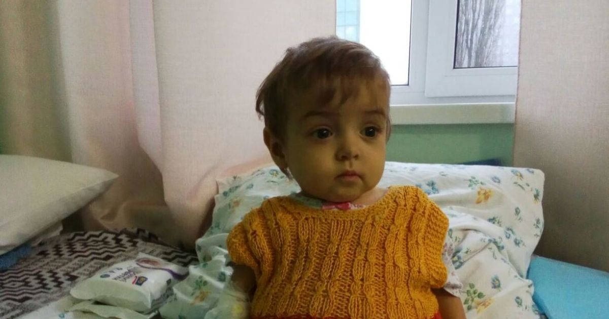 Життя крихітної Софійки під загрозою від дня її народження