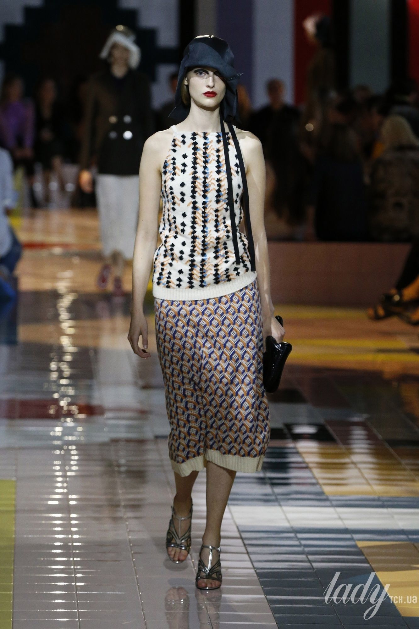 Коллекция Prada прет-а-порте сезона весна-лето 2020_11