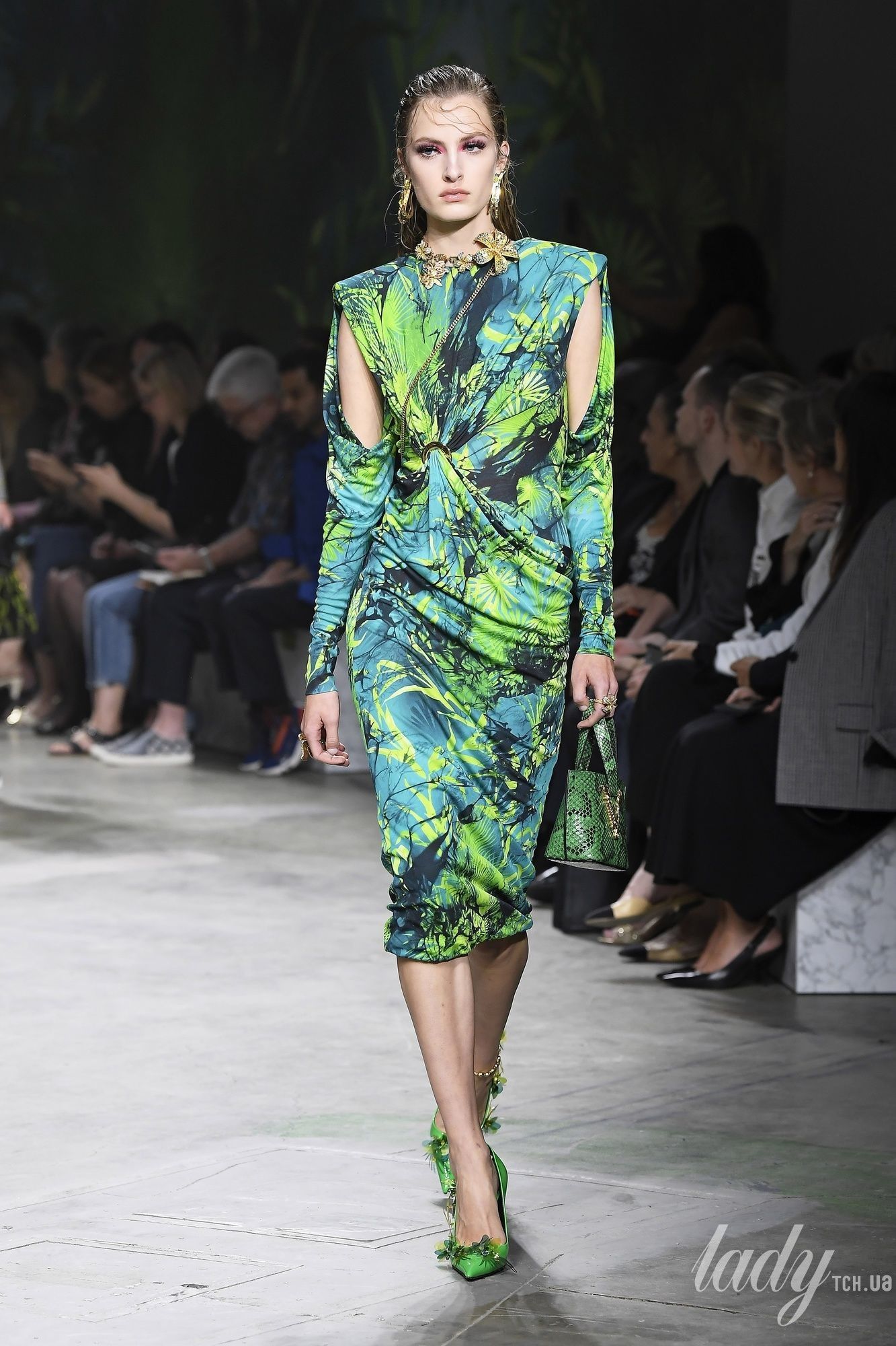 Коллекция Versace прет-а-порте сезона весна-лето 2020_18