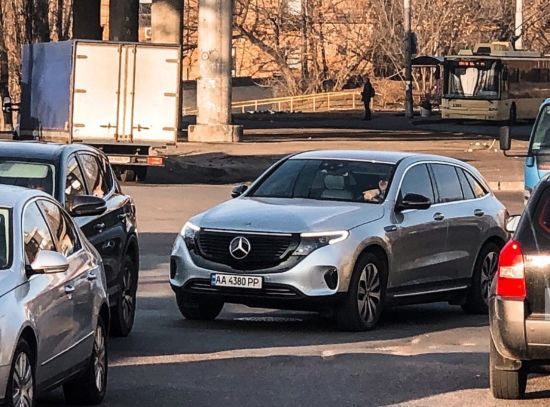 В Україні засвітився перший електрокар Mercedes. Фото