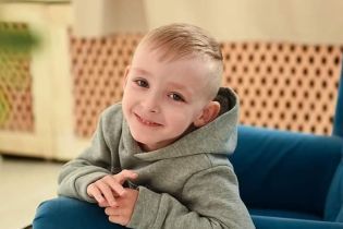 Батьки Максима просять допомогти їм зібрати кошти на операцію для сина