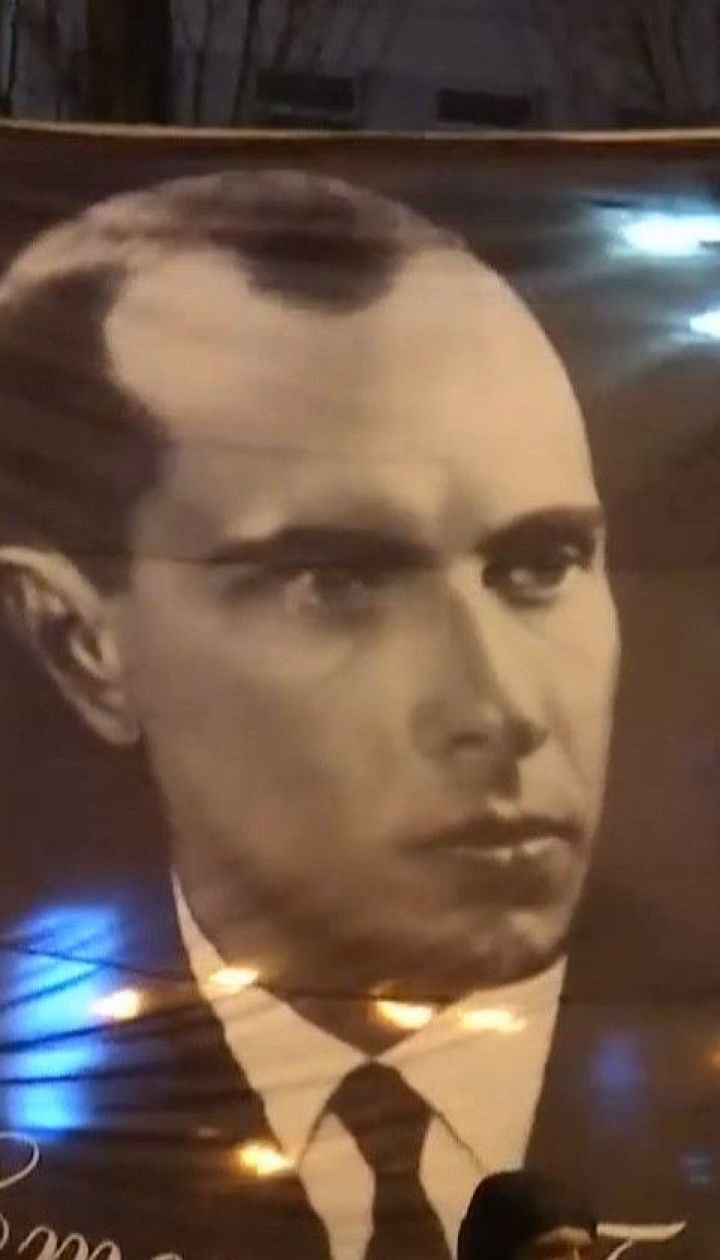 Активісти у Києві, Львові та Дніпрі вшанували пам'ять Степана Бандери у день його народження