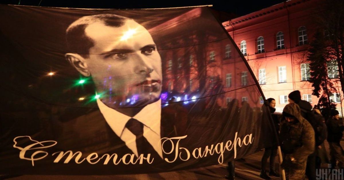У Львові вимагають від Зеленського повернути Бандері звання Героя України