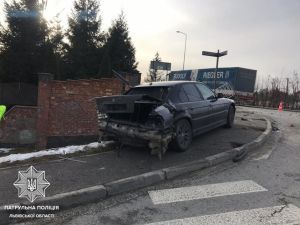 Влаштував аварію одразу після штрафу. Водія BMW на Львівщині ніщо не вчить