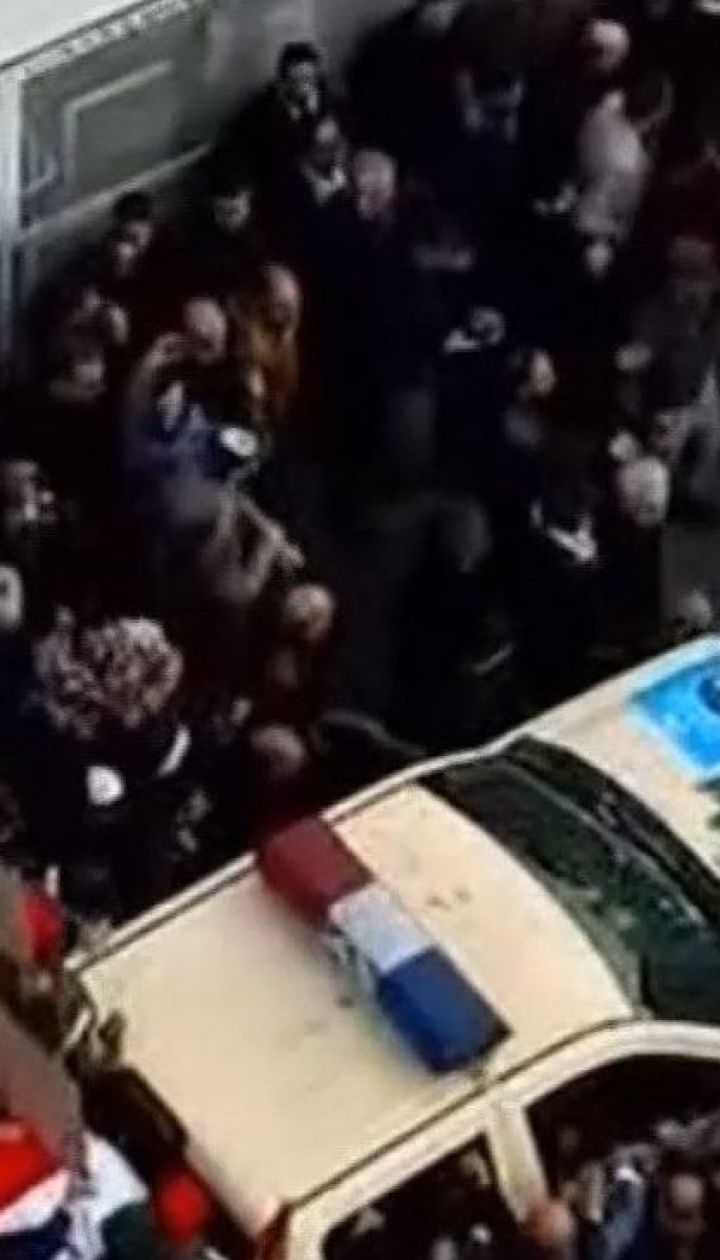 Тисячі людей в Іраку прощалися з вбитим іранським генералом Сулеймані