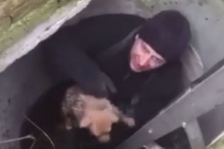 У Вінниці рятувальники витягли з колодязя маленьке цуценя