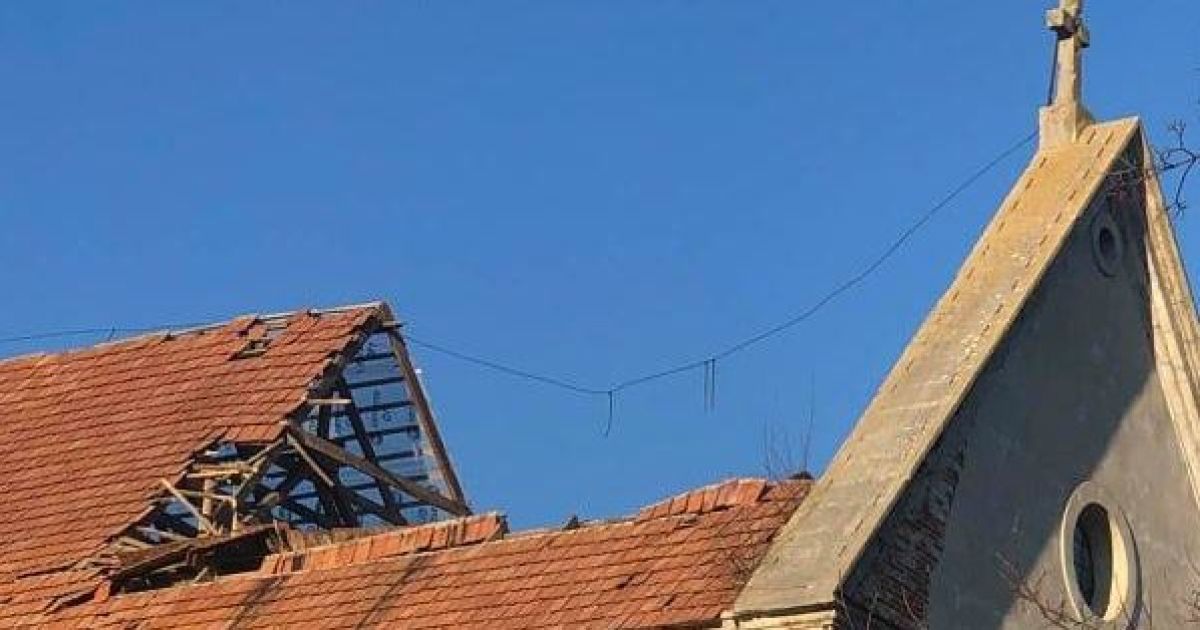 На Львівщині обвалився дах монастиря капуцинів. Наслідки руйнування пам’ятки з’явилися на відео з дрона