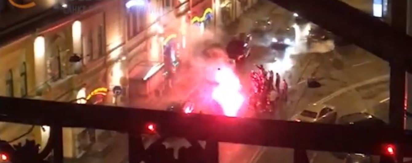 У центрі Санкт-Петербурга влаштували акцію на честь Гітлера з "піротехнічним шоу"