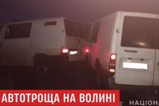 У зіткненні двох мікроавтобусів на Волині загинули двоє людей