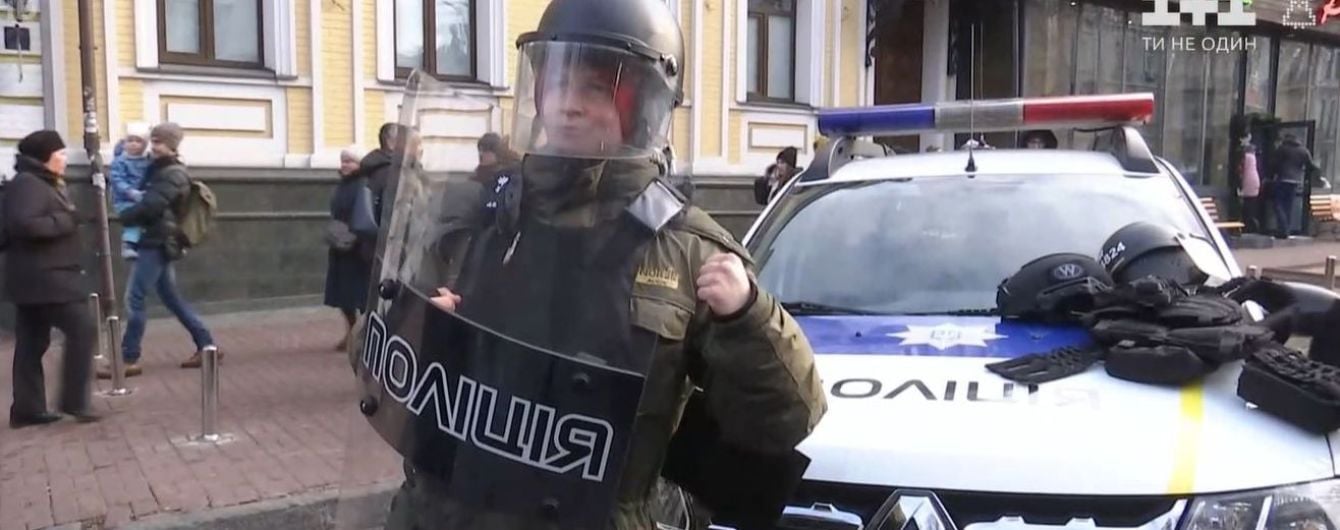 Примерить бронежилет и прогуляться в алкоочках. Полицейские в 37 городах устроили познавательные акции