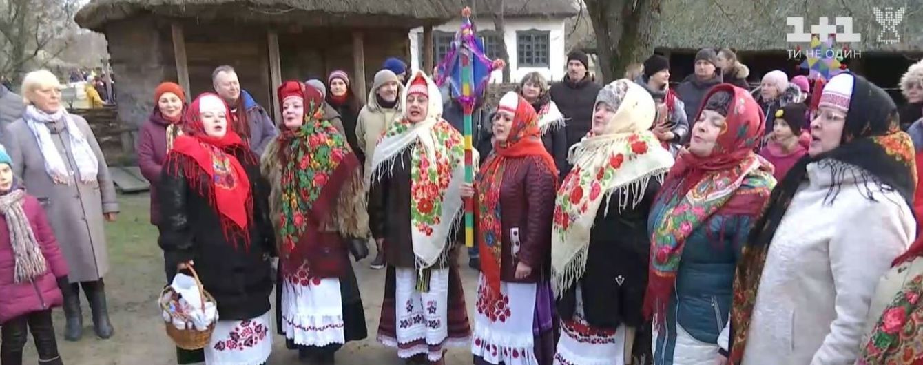 Восемь групп колядников устроили незабываемое Рождество в музее под открытым небом