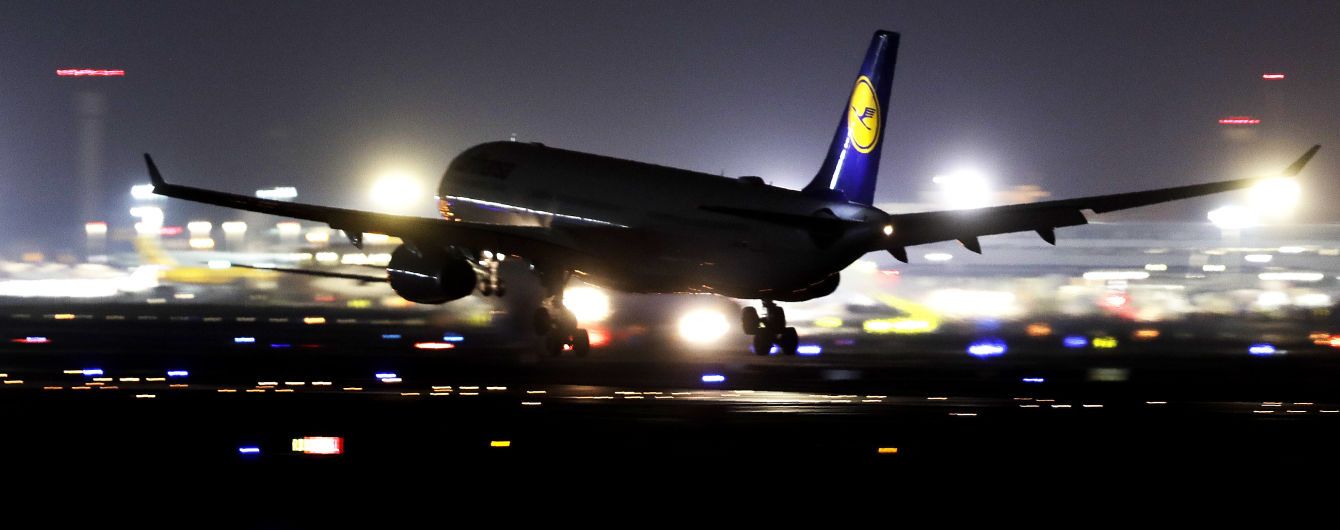 Lufthansa наполовину скорочує кількість рейсів через коронавірус