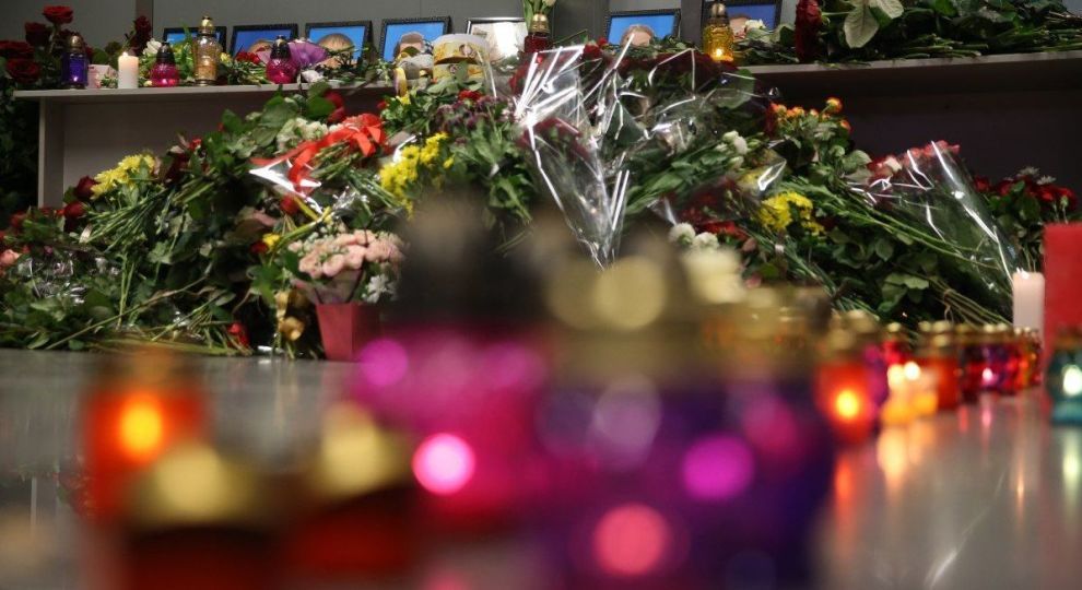 Біля "Борисполя" автомобілісти в особливий спосіб зустріли тіла загиблих у катастрофі МАУ