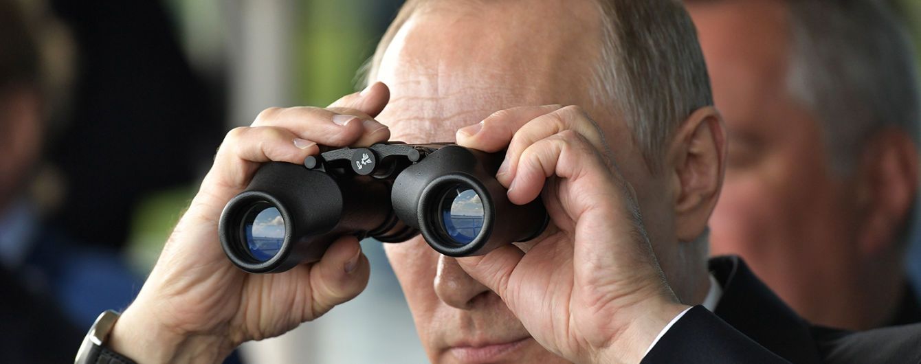 Путин в оккупированном Севастополе посмотрел на военные учения "Кинжала" и флота