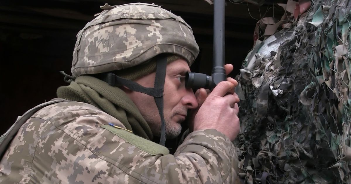 На Донбасі бойовики 12 разів порушили режим припинення вогню: гатять із забороненого озброєння
