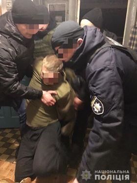 напад на дільничного з викруткою