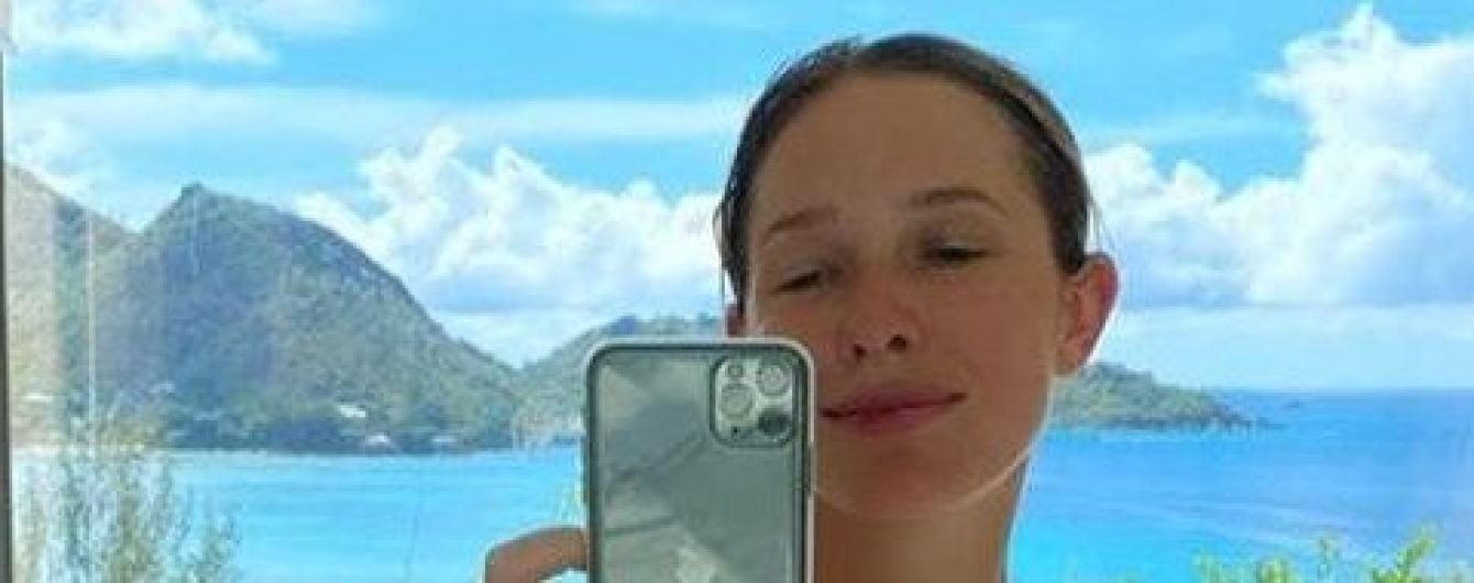В ванной с видом на океан: Катя Осадчая показала красивое фото с отдыха на Сейшелах