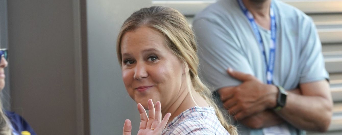 Емі Шумер приголомшила знімком синців на животі після ЕКЗ