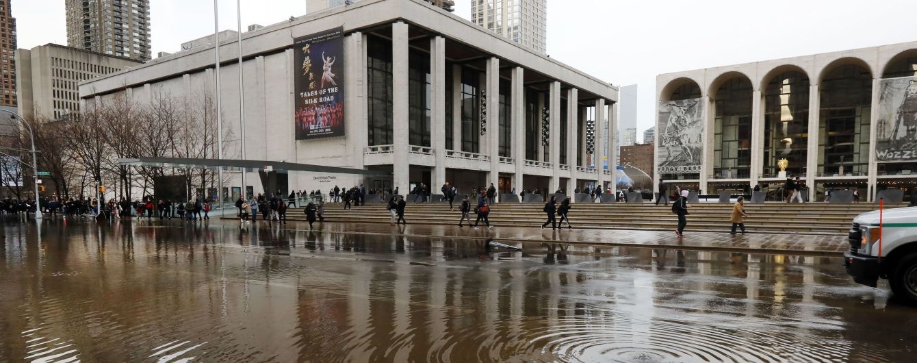 В Нью-Йорке масштабно прорвало водопровод – центр города затоплен