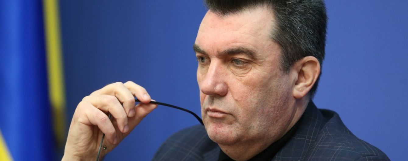 "Профессиональные провокаторы". Данилов рассказал о протестующих в Новых Санжарах