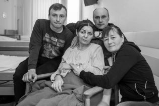 Умерла украинка, которую в Польше работодатель с инсультом вывез на остановку