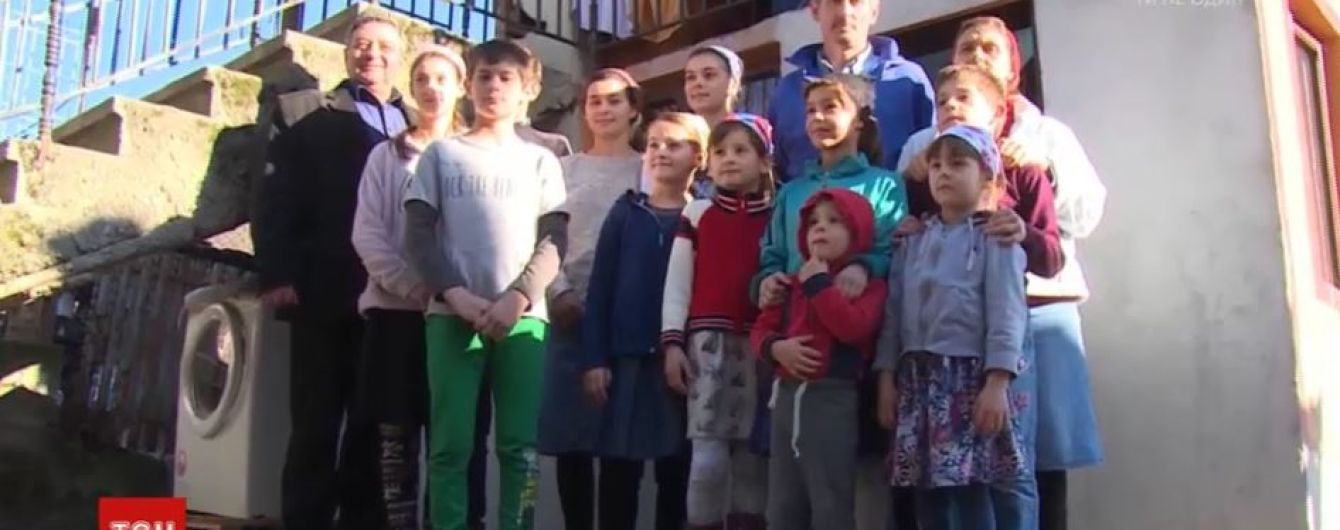 42-річна румунка народила вже 20 дітей і не збирається зупинятись