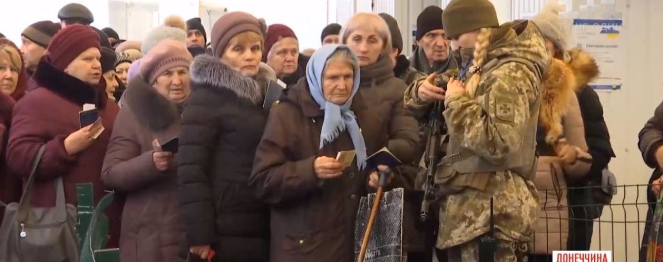 "Місто порожнє". Як живеться людям в окупованому Донецьку