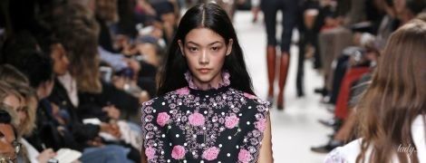 Цветочные принты и цветные гольфы в коллекции Paco Rabanne сезона весна-лето 2020
