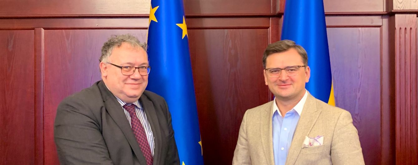 Скандальний голова МЗС Угорщини зібрався до України. Комісія не засідала сім років