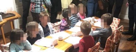 У Києві виявили нелегальний дитсадок. Поліція перевіряє факт незаконного утримання 11 малюків