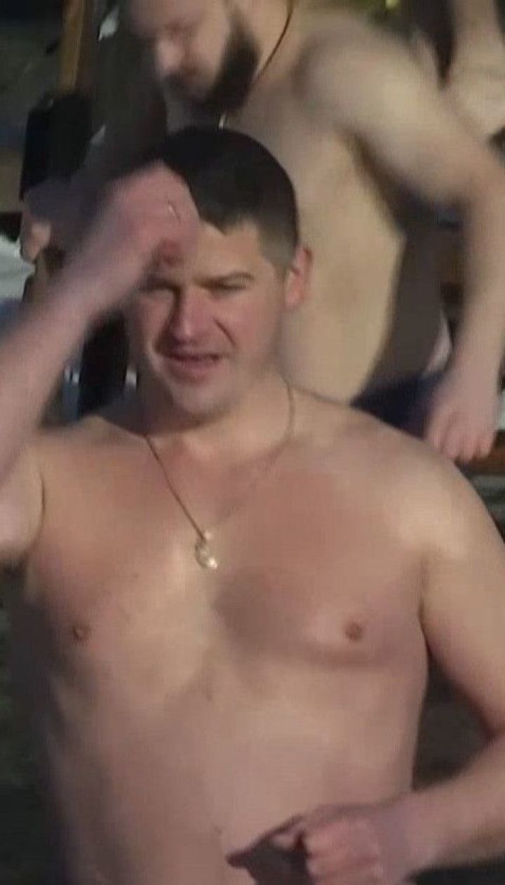 Купання в крижаній воді не має жодного стосунку до очищення від гріхів - священики